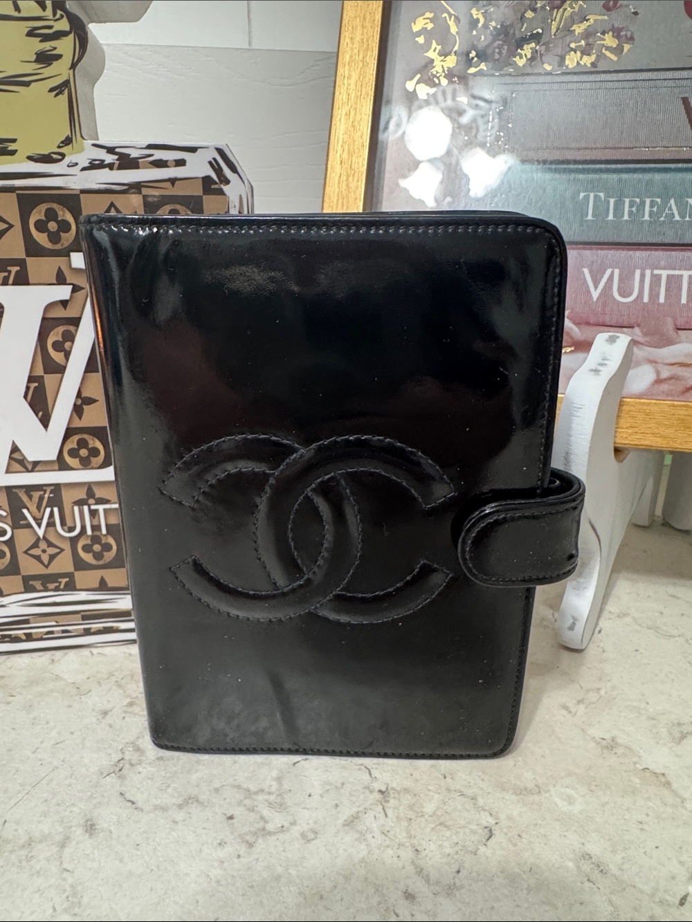 CHANEL Black Patent Leather CC Logo agenda/passport holder